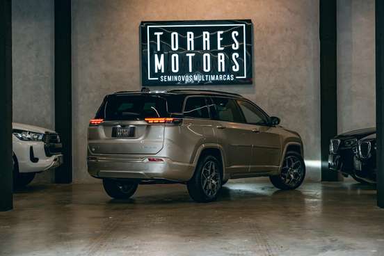 JEEP-COMMANDER-2022