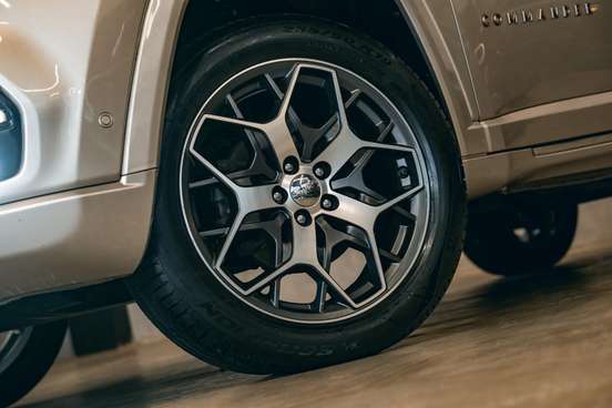 JEEP-COMMANDER-2022