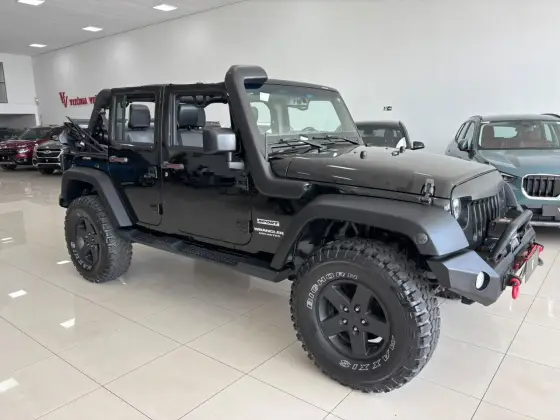 JEEP WRANGLER 3.6 UNLIMITED SPORT 4X4 V6 GASOLINA 4P AUTOMÁTICO