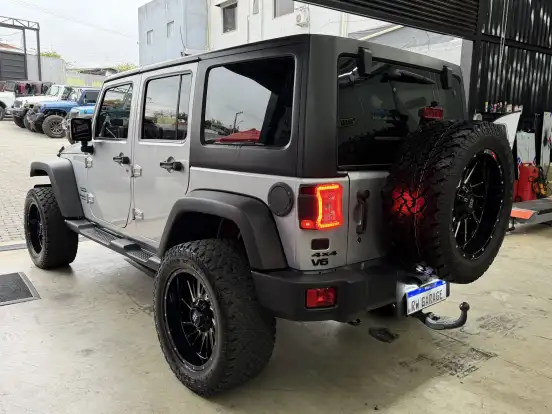 JEEP-WRANGLER-3.6 UNLIMITED SPORT 4X4 V6 GASOLINA 4P AUTOMÁTICO JEEP-WRANGLER-2012