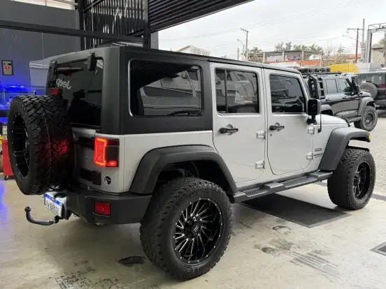 JEEP-WRANGLER-2012