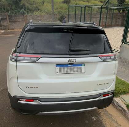 JEEP-COMMANDER-2022