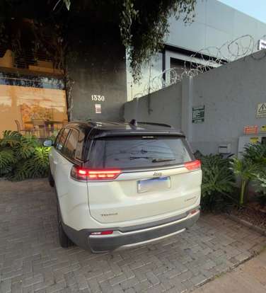 JEEP-COMMANDER-2022