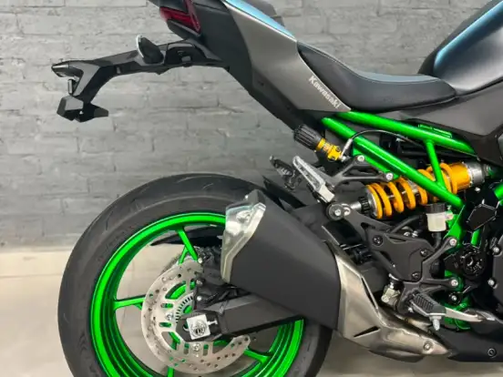 KAWASAKI-Z900 R EDITION KAWASAKI-Z900 R EDITION-2026