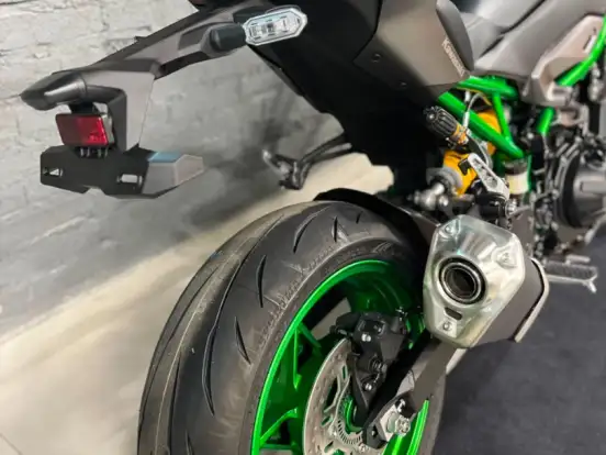KAWASAKI-Z900 R EDITION KAWASAKI-Z900 R EDITION-2026