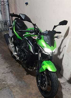 KAWASAKI-Z500-2025