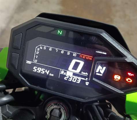 KAWASAKI-Z500-2025