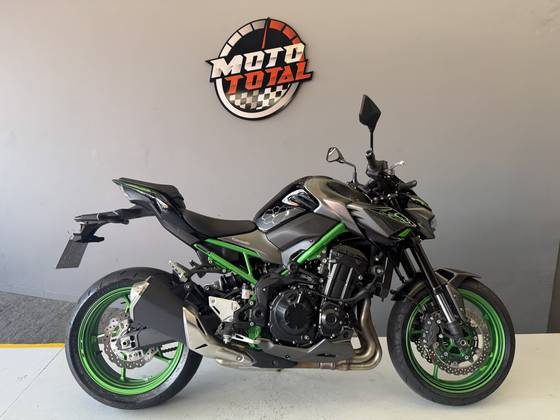 KAWASAKI Z900 