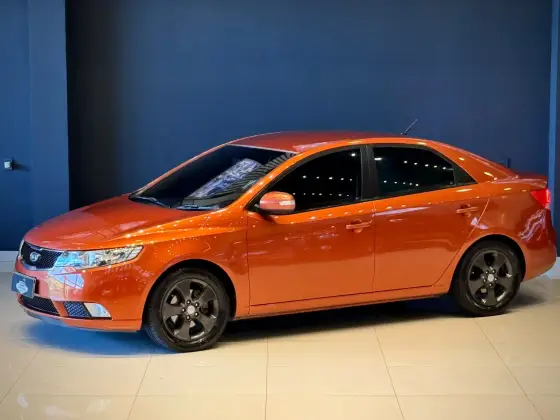 KIA CERATO 1.6 E.221 SEDAN 16V GASOLINA 4P AUTOMÁTICO