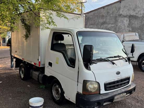 KIA-BONGO-2.7 K-2700 4X2 CS DIESEL 2P MANUAL KIA-BONGO-2001