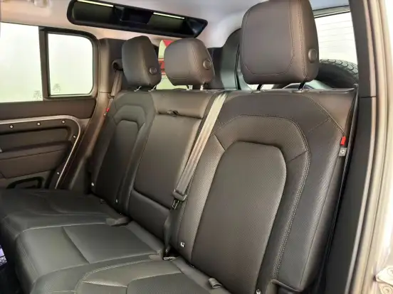 LAND ROVER-DEFENDER-2023