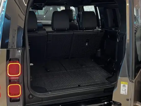 LAND ROVER-DEFENDER-3.0 D350 TURBO DIESEL MHEV 90 X-DYNAMIC HSE AWD AUTOMÁTICO LAND ROVER-DEFENDER-2025