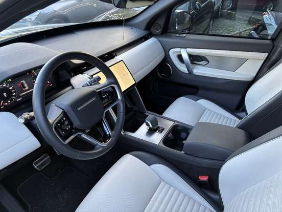 LAND ROVER-DISCOVERY SPORT-2024