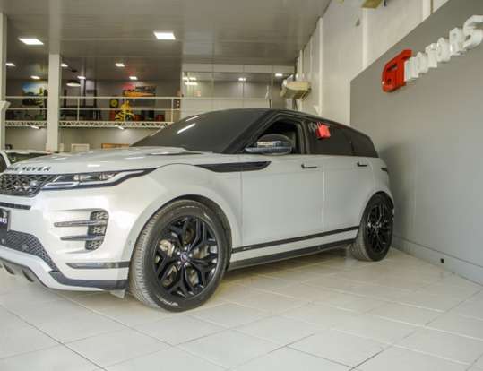 LAND ROVER-RANGE ROVER EVOQUE-2.0 P250 FLEX R-DYNAMIC SE AWD AUTOMÁTICO LAND ROVER-RANGE ROVER EVOQUE-2019