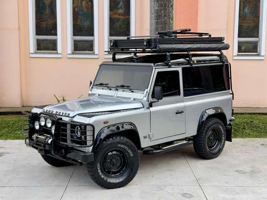 LAND ROVER-DEFENDER-2.5 90 SW TETO RIGIDO 4X4 TURBO INTERCOOLER DIESEL 2P MANUAL LAND ROVER-DEFENDER-2002