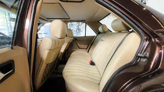 MERCEDES-BENZ-190 E-1983