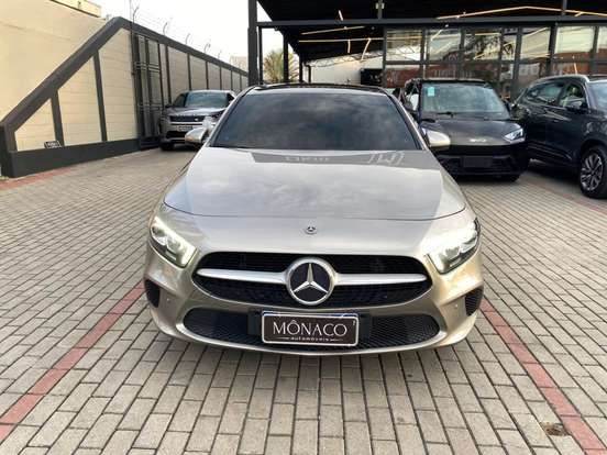 MERCEDES-BENZ-A 200-2019
