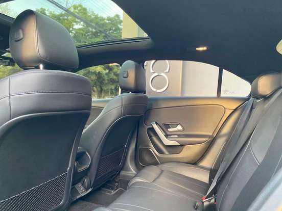 MERCEDES-BENZ-A 200-2019