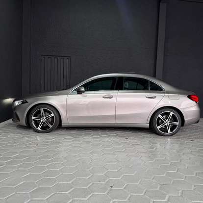 MERCEDES-BENZ-A 200-2019