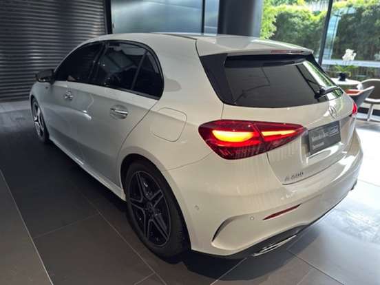 MERCEDES-BENZ-A 200-2024