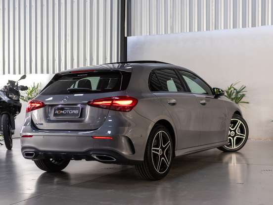 MERCEDES-BENZ-A 200-2023