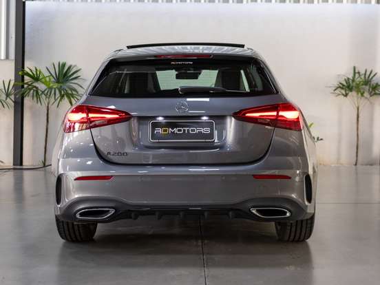 MERCEDES-BENZ-A 200-2023
