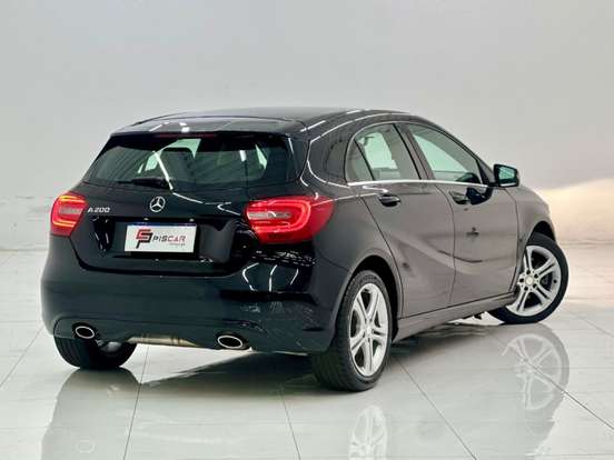 MERCEDES-BENZ-A 200-2014