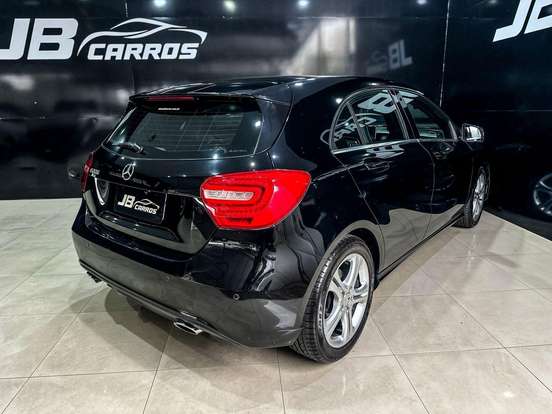 MERCEDES-BENZ-A 200-2013