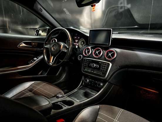 MERCEDES-BENZ-A 200-1.6 TURBO URBAN 16V GASOLINA 4P AUTOMÁTICO MERCEDES-BENZ-A 200-2013