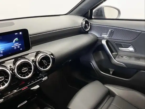 MERCEDES-BENZ-A 250-2018