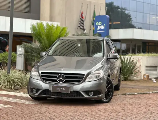 MERCEDES-BENZ B 200 1.6 SPORT TURBO GASOLINA 4P AUTOMÁTICO