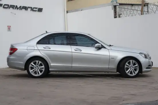 MERCEDES-BENZ-C 200-2011