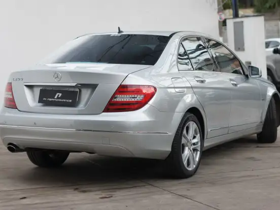 MERCEDES-BENZ-C 200-1.8 CGI AVANTGARDE 16V GASOLINA 4P AUTOMÁTICO MERCEDES-BENZ-C 200-2011