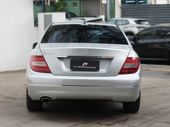 MERCEDES-BENZ-C 200-1.8 CGI AVANTGARDE 16V GASOLINA 4P AUTOMÁTICO MERCEDES-BENZ-C 200-2011