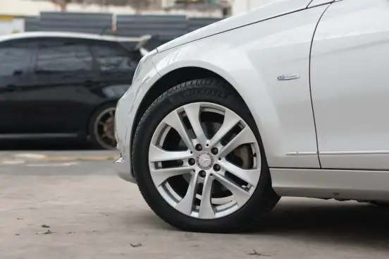 MERCEDES-BENZ-C 200-2011