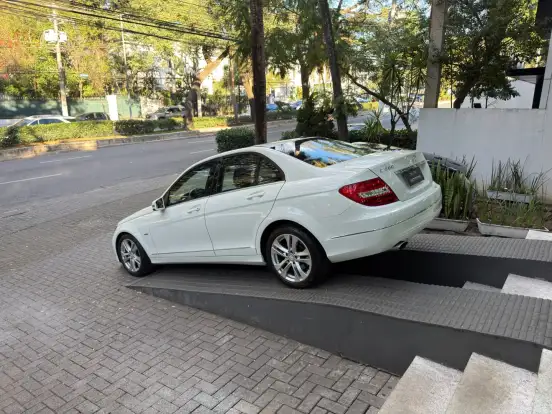 MERCEDES-BENZ-C 200-1.8 CGI SPORT 16V GASOLINA 4P AUTOMÁTICO MERCEDES-BENZ-C 200-2011