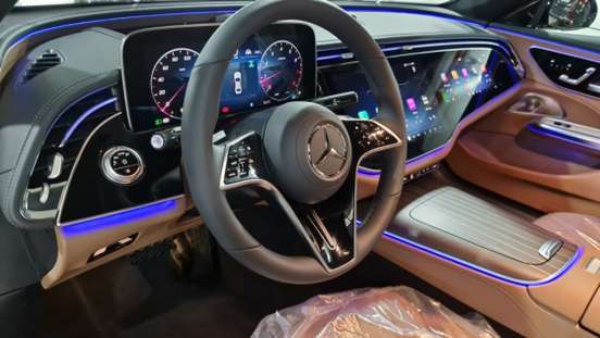 MERCEDES-BENZ-E 300-2026