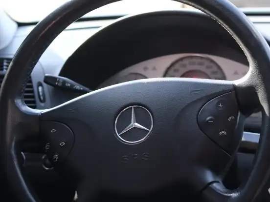 MERCEDES-BENZ-E 500-5.0 AVANTGARDE V8 GASOLINA 4P AUTOMÁTICO MERCEDES-BENZ-E 500-2005