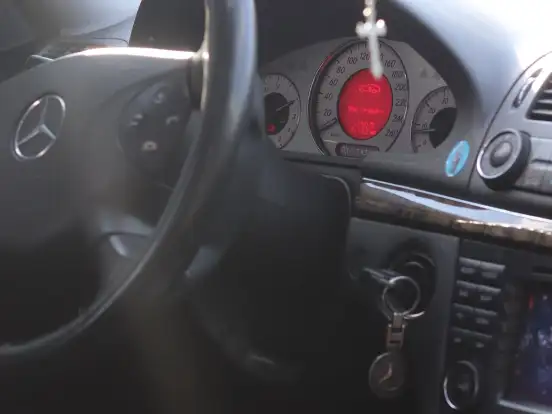 MERCEDES-BENZ-E 500-2005