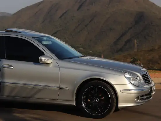 MERCEDES-BENZ-E 500-5.0 AVANTGARDE V8 GASOLINA 4P AUTOMÁTICO MERCEDES-BENZ-E 500-2005