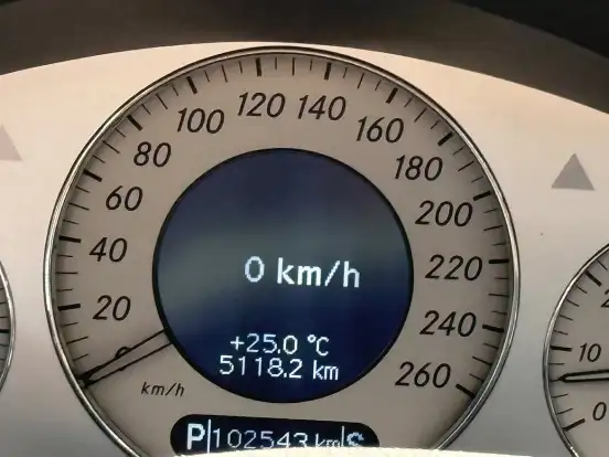 MERCEDES-BENZ-E 500-2005