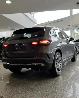 MERCEDES-BENZ-GLA 200-2026