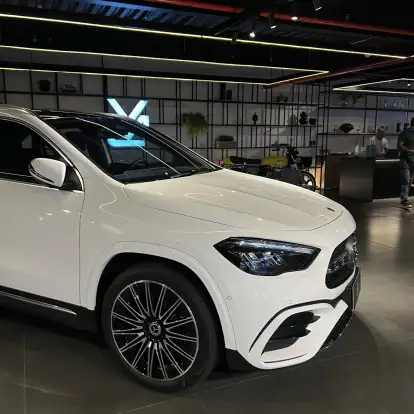 MERCEDES-BENZ-GLA 200-2025