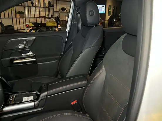 MERCEDES-BENZ-GLA 200-1.3 MHEV AMG LINE 7G-DCT MERCEDES-BENZ-GLA 200-2025