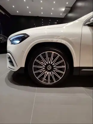 MERCEDES-BENZ-GLA 200-2026
