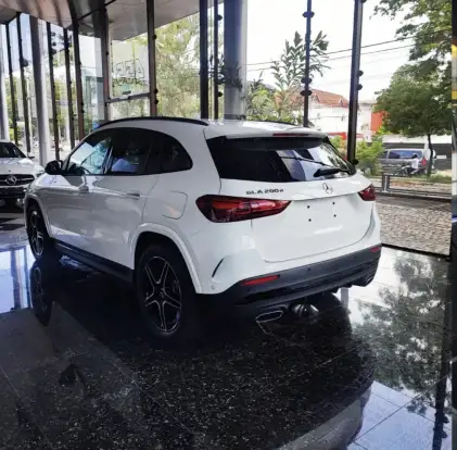 MERCEDES-BENZ-GLA 200-2026