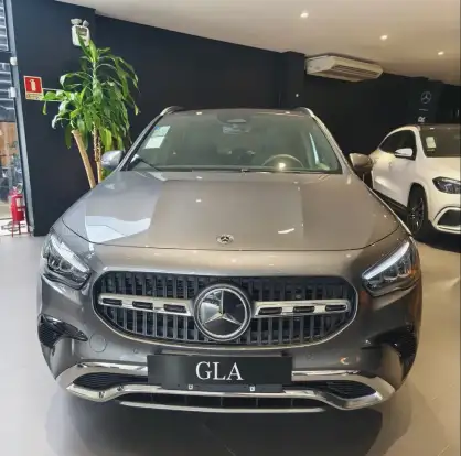 MERCEDES-BENZ-GLA 200-2026