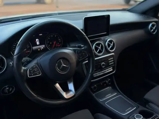 MERCEDES-BENZ-GLA 200-1.6 CGI FLEX ADVANCE 7G-DCT MERCEDES-BENZ-GLA 200-2017