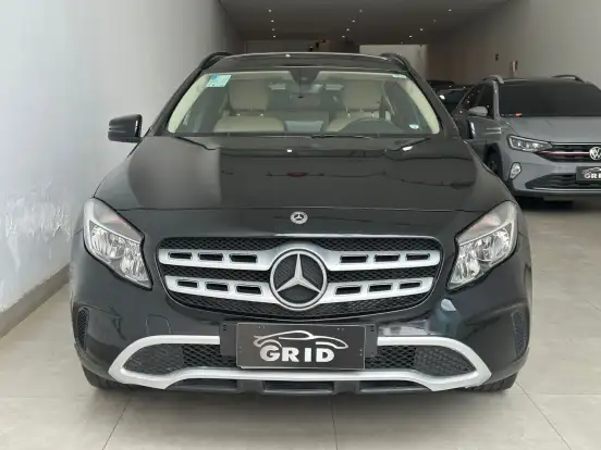 MERCEDES-BENZ-GLA 200-2018