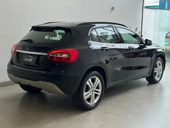 MERCEDES-BENZ-GLA 200-2018